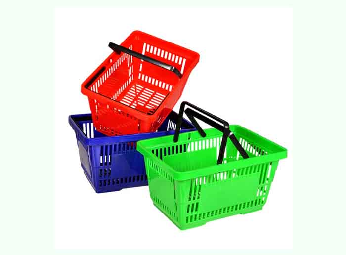What should we pay attention to during the use of supermarket shopping baskets?