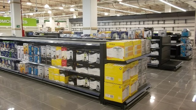 Three basic layouts of supermarket shelves